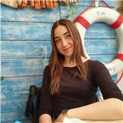 Professionista grafica nel settore del fashion design e della moda